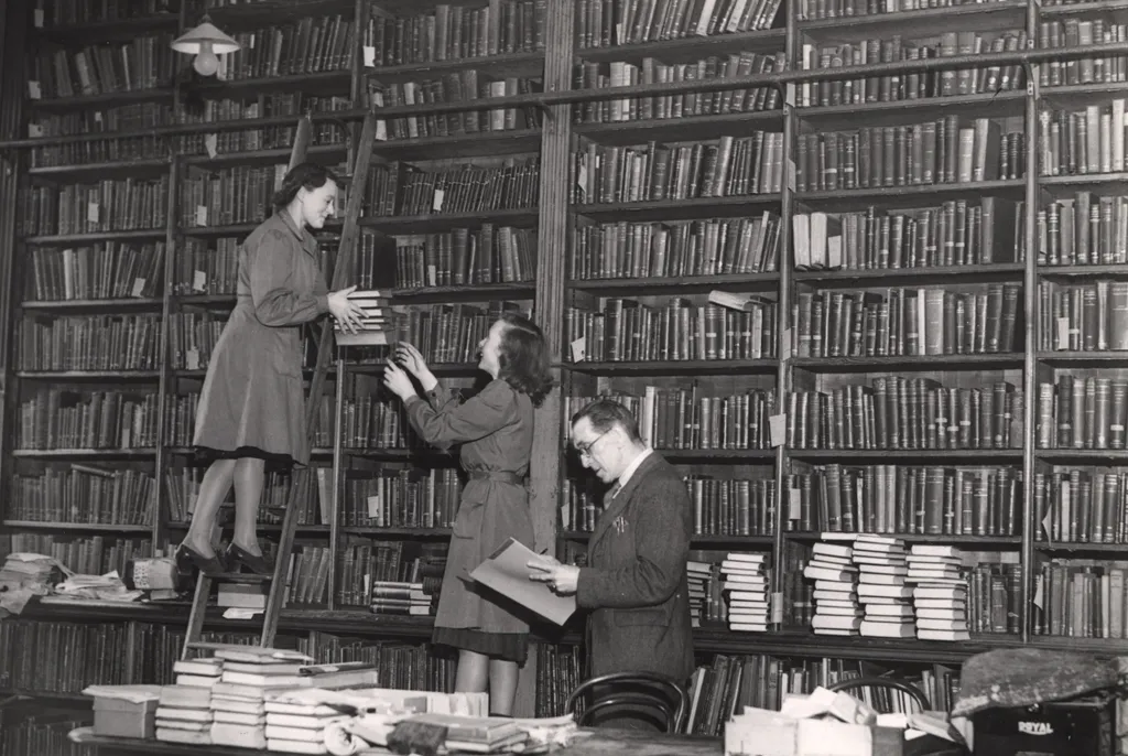 Newcastle Library  045790:Temporary Lending Library Central Library New Bridge Street Newcastle upon Tyne Unknown 1949 https://www.flickr.com/photos/newcastlelibraries/